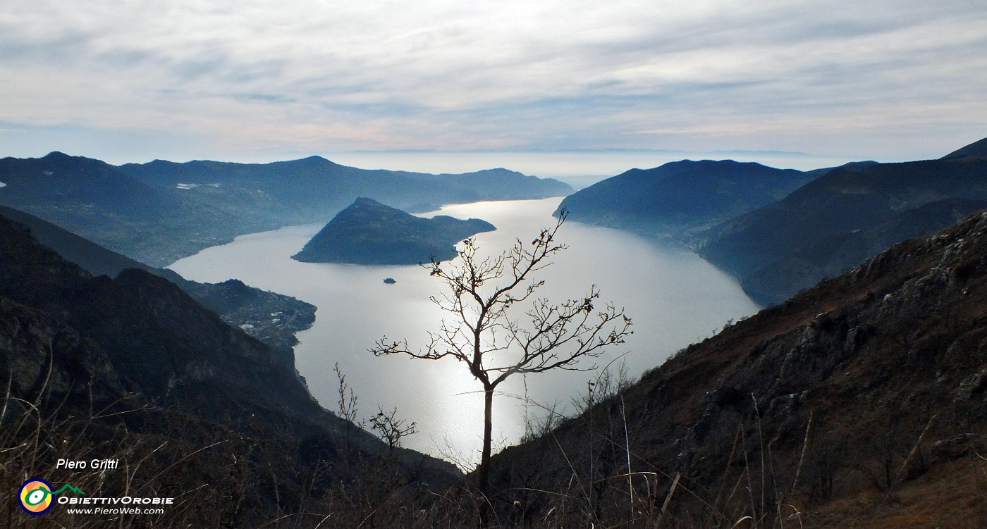 54 Vista sud  sul Lago d'Iseo.JPG